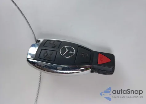 2011 Mercedes-Benz Glk 350 4Matic z USA, uszkodzony, nr VIN WDCGG8HB5BF683838